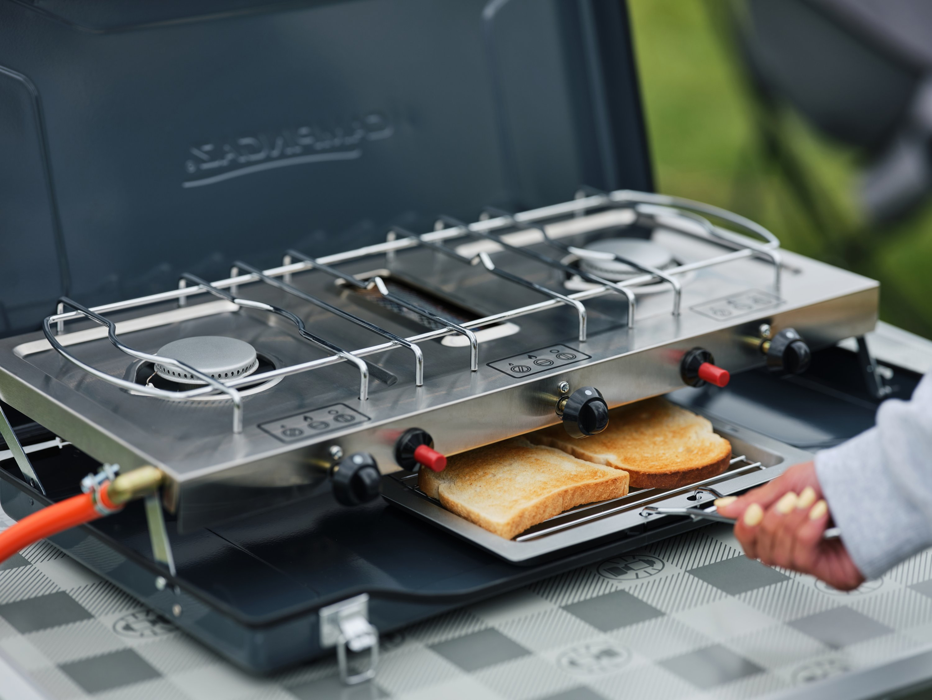 Campingaz Camping Kitchen 2 Grill & Go CV 2-Flammen-Grillkocher Metall Schwarz/Grau