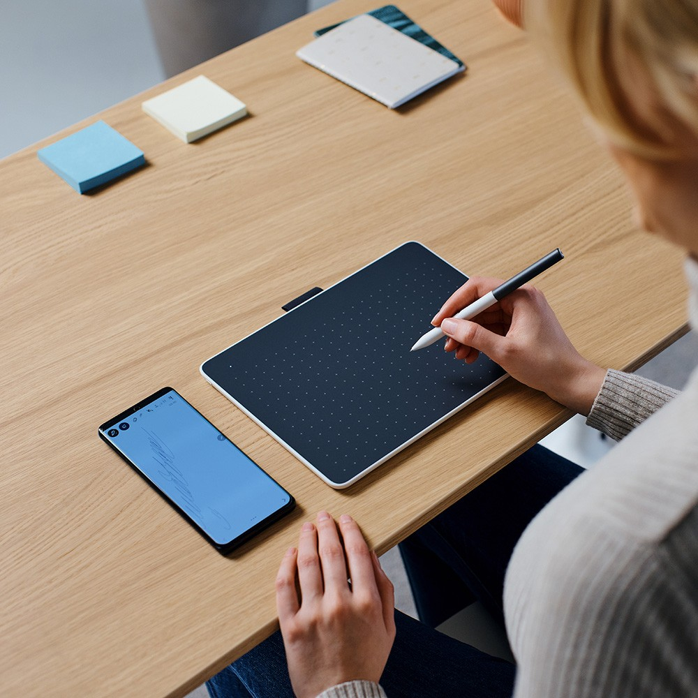 Wacom One Pen Tablet Small Grafiktablett Grau, Weiß