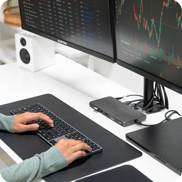 Satechi Thunderbolt 4 Multi-Display Docking Station mit DisplayLink, Space-grau
