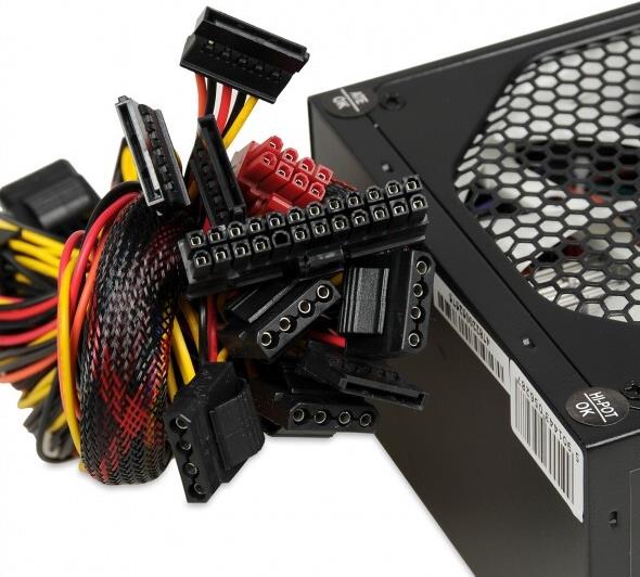 iBox Aurora 500 W Netzteil