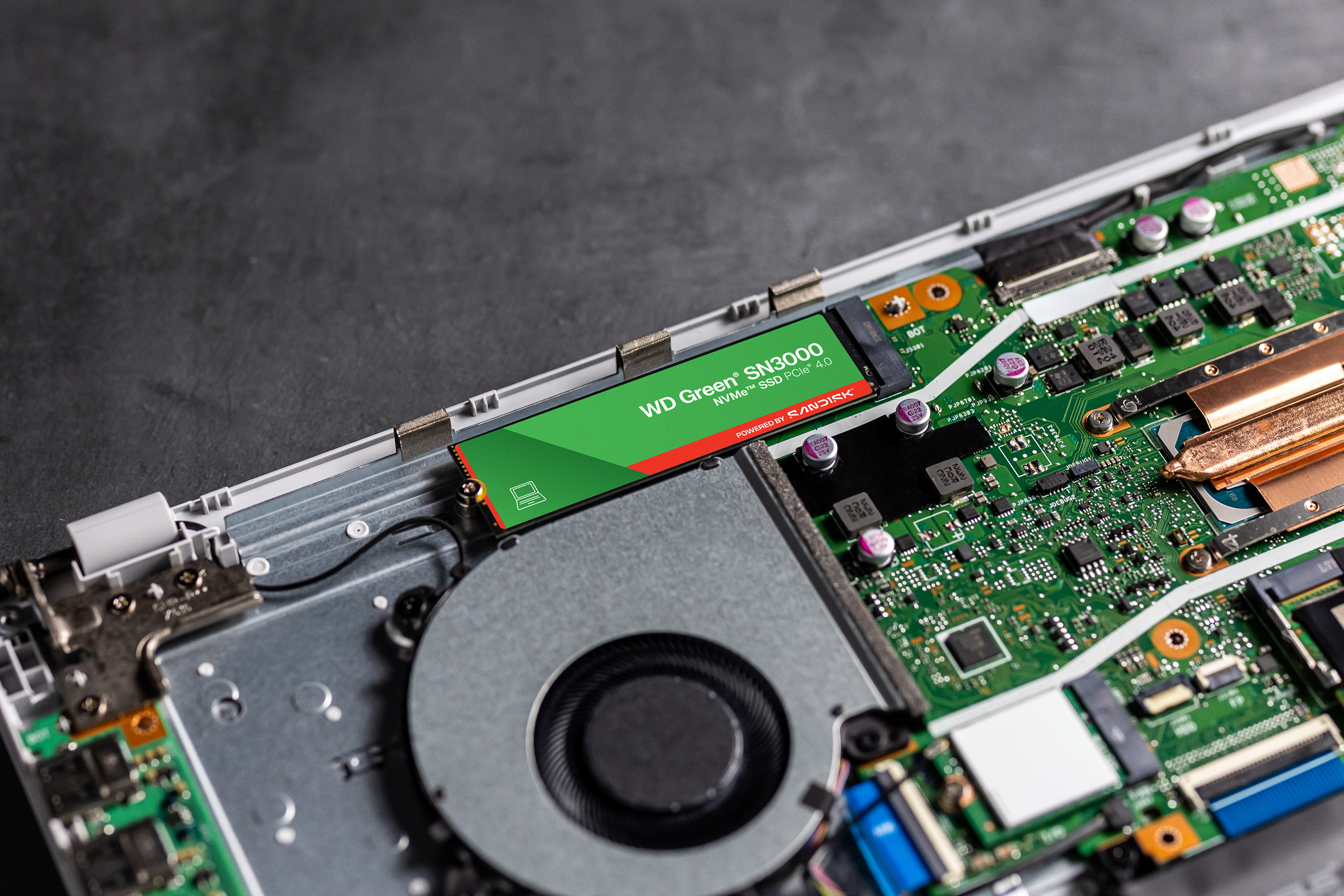 WD Green SN3000 NVMe SSD 2 TB M.2 PCIe 4.0 x4