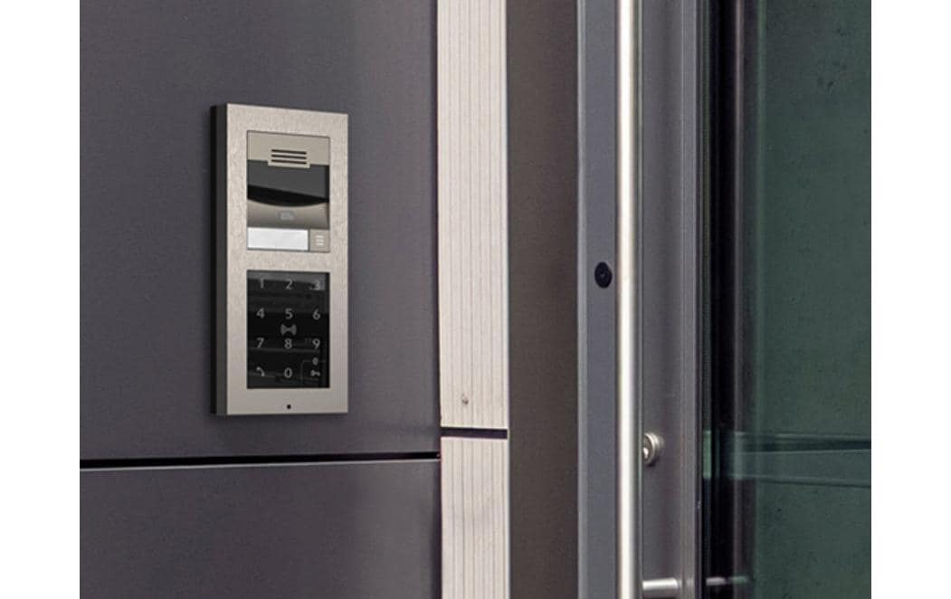 2N 91550947 IP Verso Basis-Zugangskontrollleser mit Touch-Tastatur, Bluetooth und RFID 125 kHz Schwarz