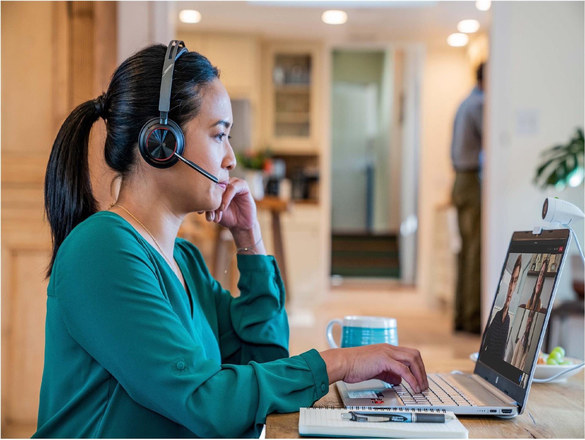 Poly Headset Voyager Focus 2 UC USB-C/A Teams (3J P+) (CB8R2AA#AC3)