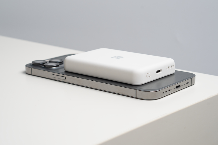 XtremeMac Induktive Power Bank 5000 mAh USB-C MagSafe 7.5 W Weiß
