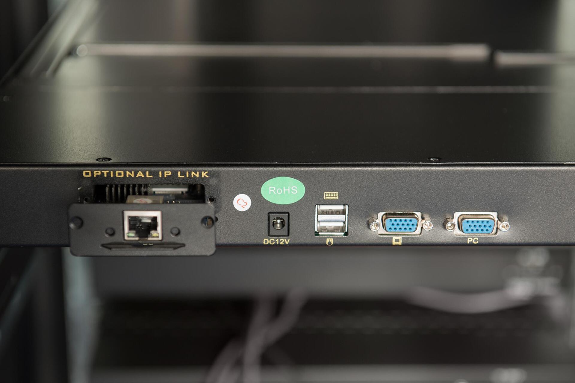 Digitus Professional KVM-Konsole DS-72211-3GE 19" 16-Port VGA Deutsche Tastatur Schwarz