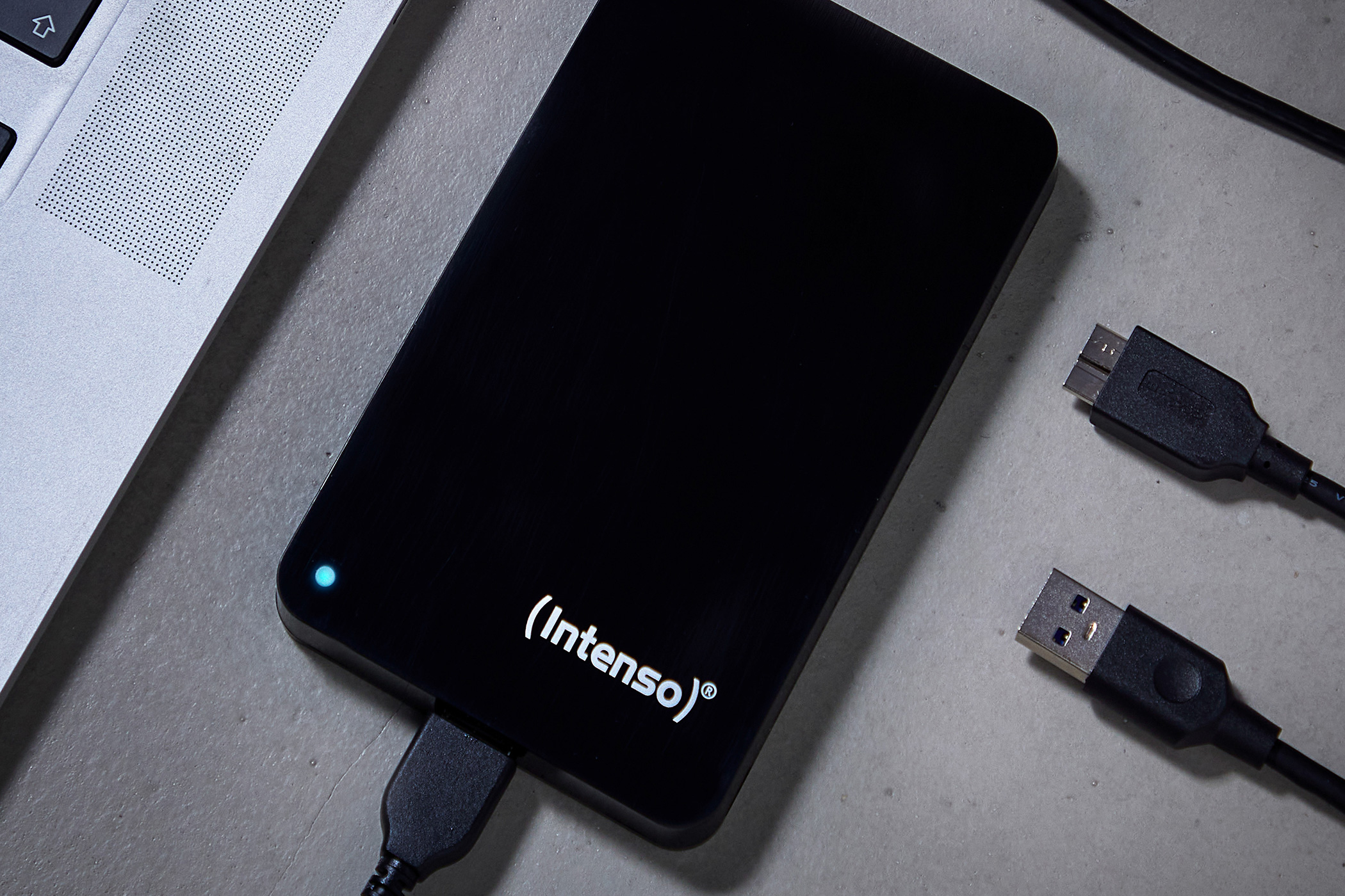 Intenso Bonuspack Externe Festplatte 2 TB 2,5" USB 3.2 Gen 1 Schwarz