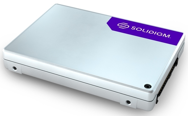 Solidigm D5-P5316 Enterprise SSD 15,36 TB 2,5" PCIe 4.0 NVMe QLC 3D NAND
