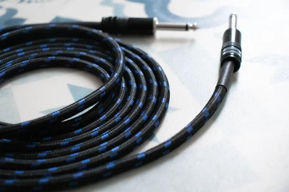 Cordial 14770 Klinke Audio Anschlusskabel 6.3 mm Mono / 6.3 mm Mono 5 m Schwarz, Blau Textil-Mantel
