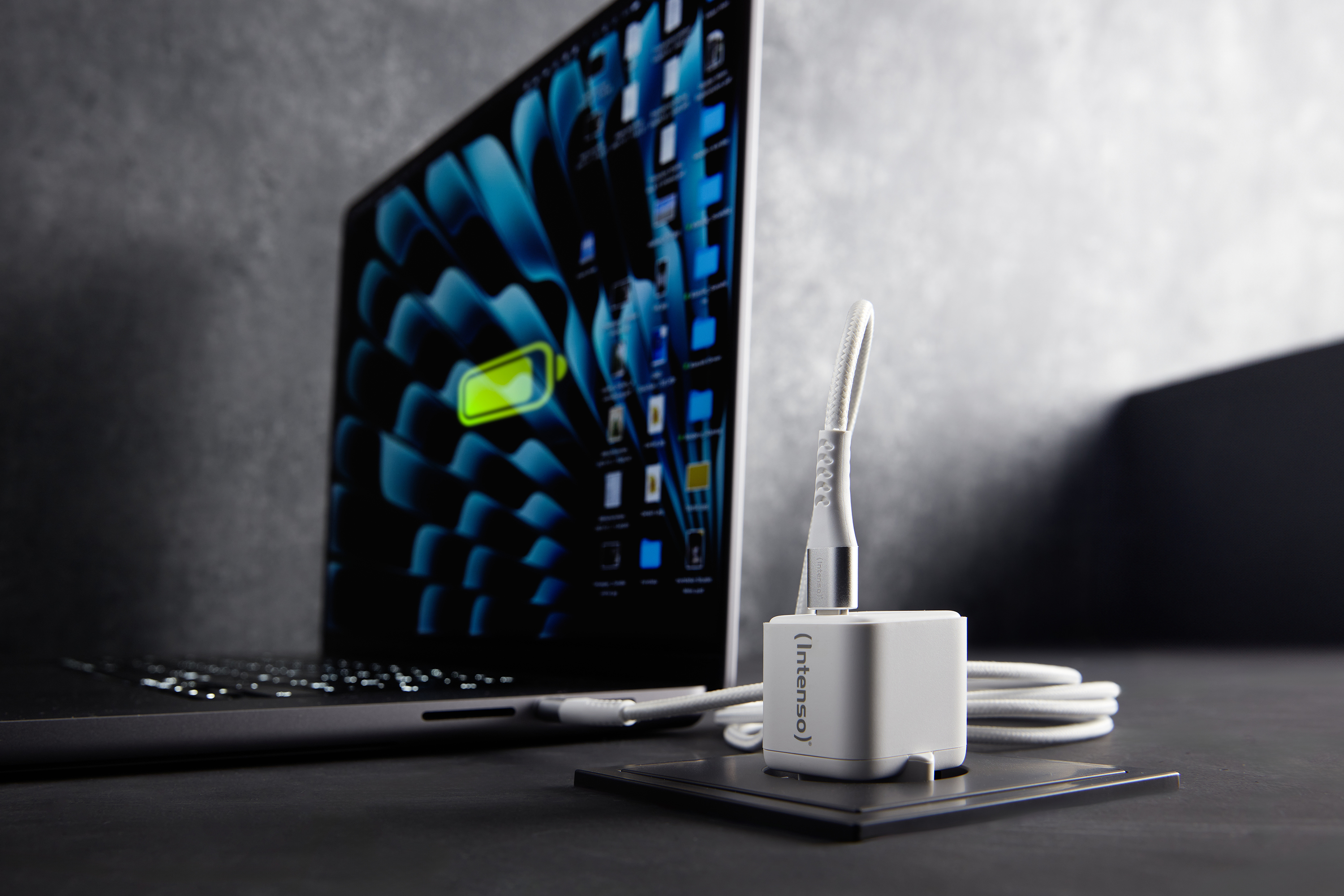 Intenso W30C Netzteil 30 W USB-C Weiß