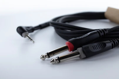 Cordial 14869 Audio Y-Adapterkabel 3,5 mm Klinkenstecker auf 2x 6,3 mm Klinkenbuchsen 5 m Schwarz