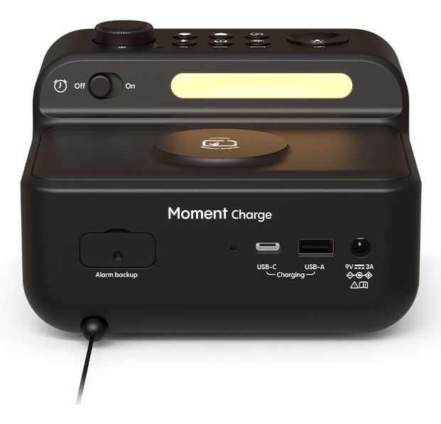 Pure Moment Charge Radiowecker mit Ambiente-Licht und kabellosem Laden Kaffeeschwarz