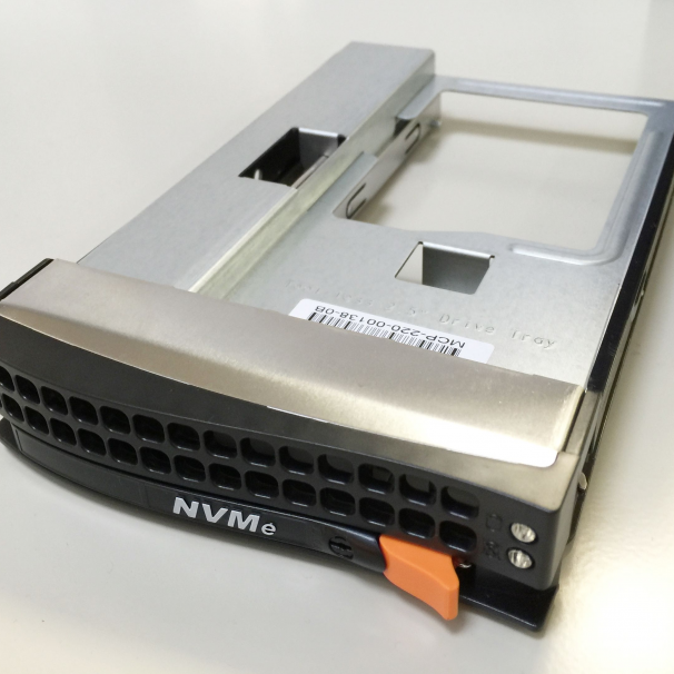 Supermicro Inc. SuperMicro MCP-220-00138-0B, Black with Orange Tab, Gen 5.5 Tool-Less NVMe 3.5 to 2.5 Drive Tray (MCP-220-00138-0B)