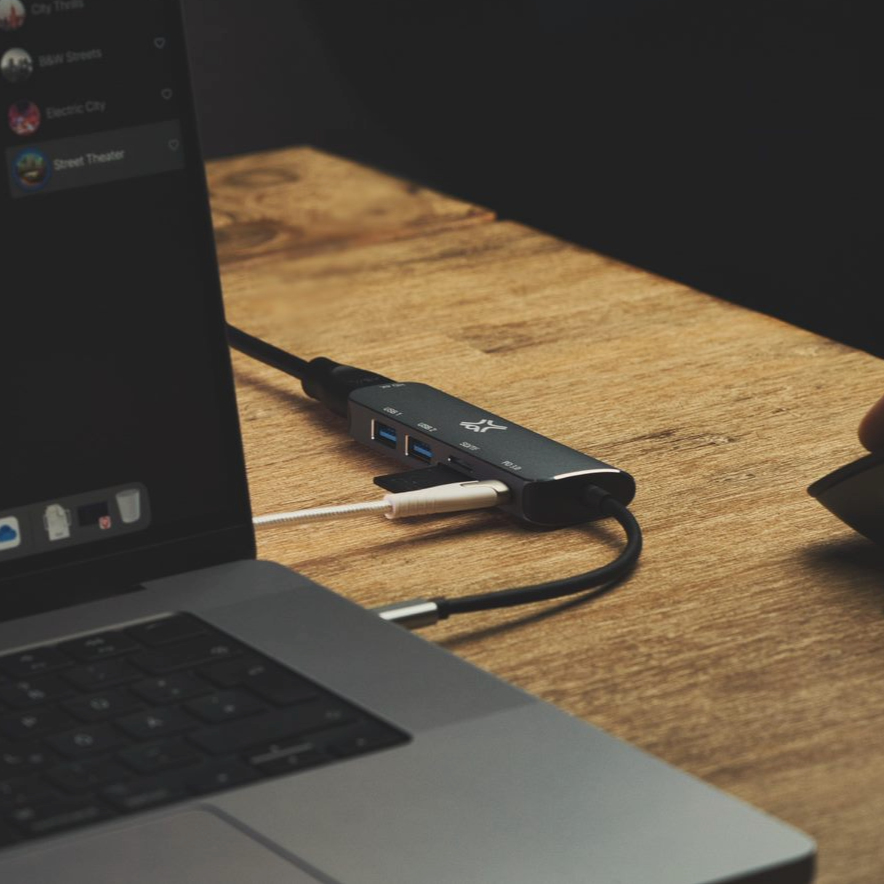 XtremeMac XWH-HUB6-13 Type-C-Hub 6 Ports Silber
