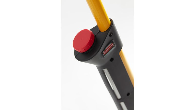 Rubbermaid HYGEN PULSE Flachmopp mit integriertem Flüssigkeitstank, Mikrofaser, Schwarz/Gelb