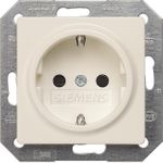 Siemens 5UB1518. Buchsen-Typ: Typ F, Unterstützte Stecker-Typen: CEE 7/4. Produktfarbe: Weiß, Material: Kunststoff, Internationale Schutzart (IP-Code): IP20. Eingangsspannung: 250 V, Stromstärke (maximal): 16 A, Eingangsfrequenz: 50 Hz. Breite: 70 mm, Tiefe: 45 mm, Höhe: 70 mm. Verpackungsbreite: 85 mm, Verpackungstiefe: 50 mm, Verpackungshöhe: 90 mm (5UB1518)