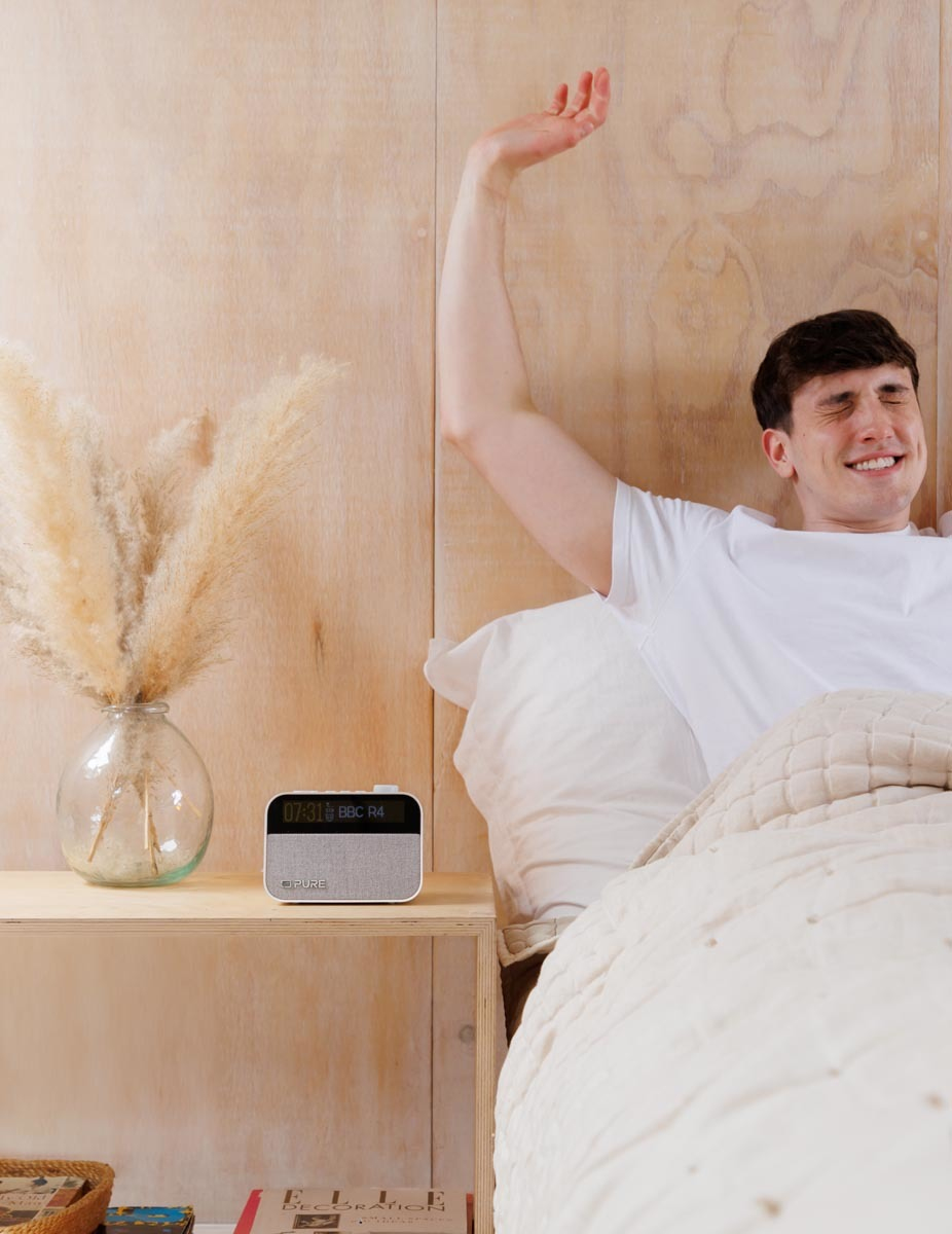 Pure Moment Charge Radiowecker DAB/DAB+/FM Kabelloses Laden Baumwollweiß