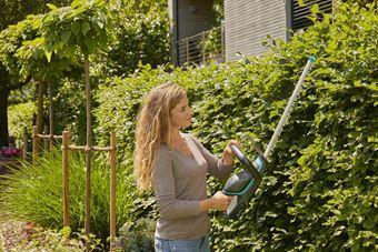 Gardena ComfortCut 50/18V Ready-To-Use Set (14730-20)