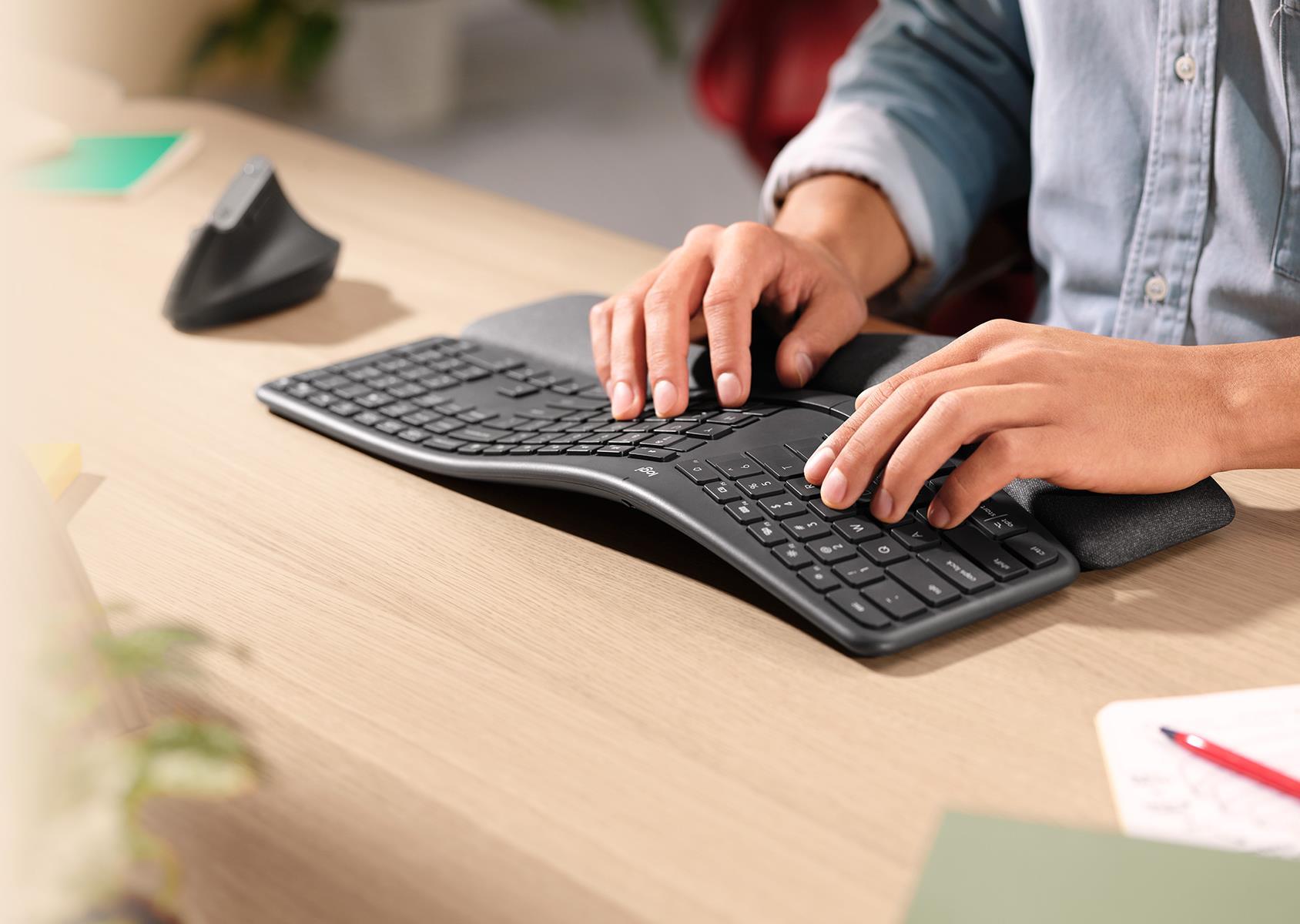 Logitech ERGO K860 Ergonomische Split-Tastatur Pan-Nordisch QWERTY Schwarz, Graphit
